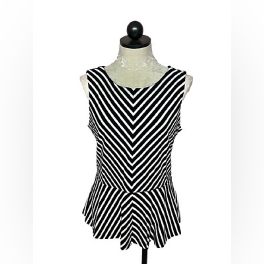 Banana Republic Black and White Stripe Sleeveless Chevron Chevron Top Size 12